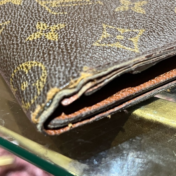VINTAGE 90’s LOUIS VUITTON Monogram wallet. - Picture 8 of 13